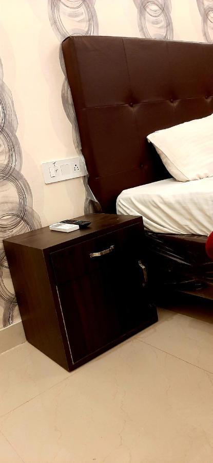 Hotel Hollywood Zirakpur Exteriér fotografie