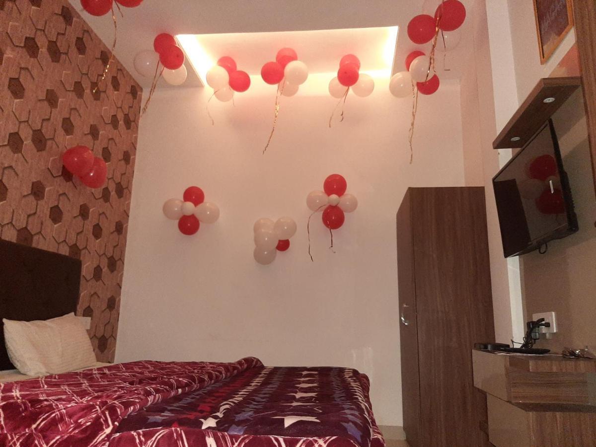 Hotel Hollywood Zirakpur Exteriér fotografie