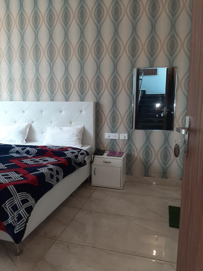 Hotel Hollywood Zirakpur Exteriér fotografie