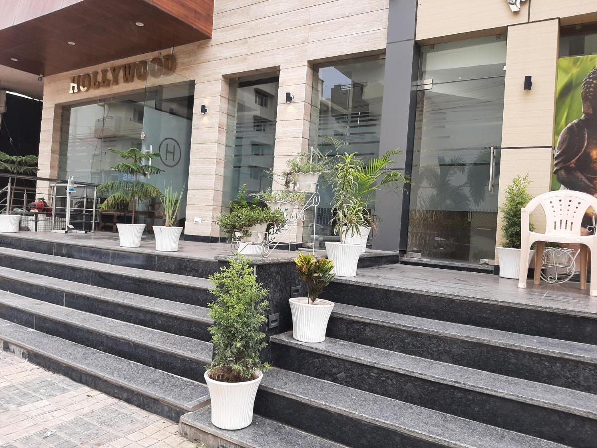 Hotel Hollywood Zirakpur Exteriér fotografie