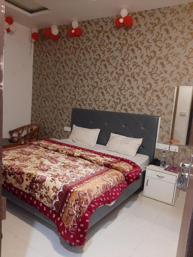 Hotel Hollywood Zirakpur Exteriér fotografie