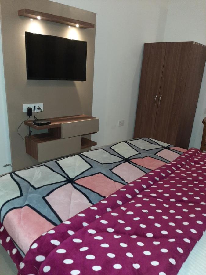 Hotel Hollywood Zirakpur Exteriér fotografie