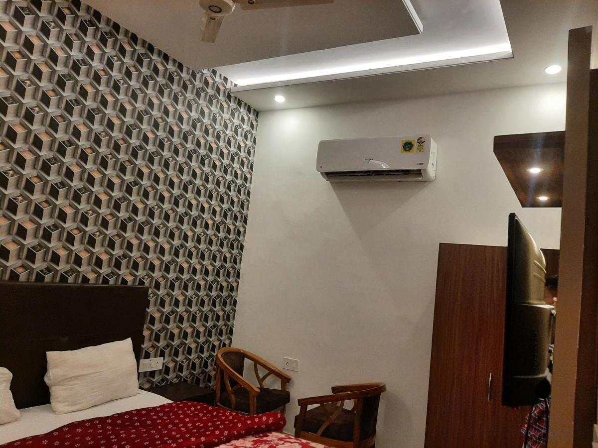 Hotel Hollywood Zirakpur Exteriér fotografie