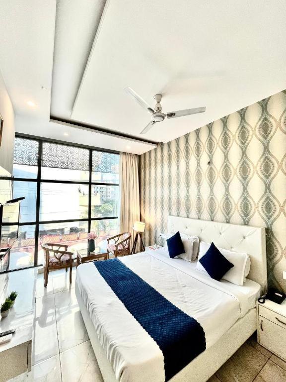 Hotel Hollywood Zirakpur Exteriér fotografie