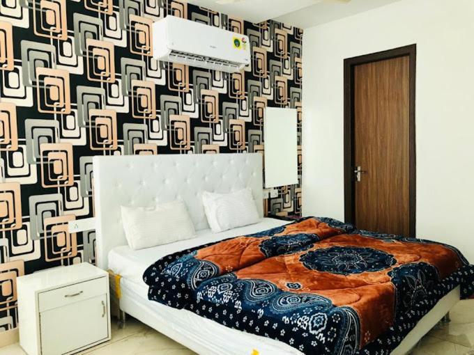 Hotel Hollywood Zirakpur Exteriér fotografie