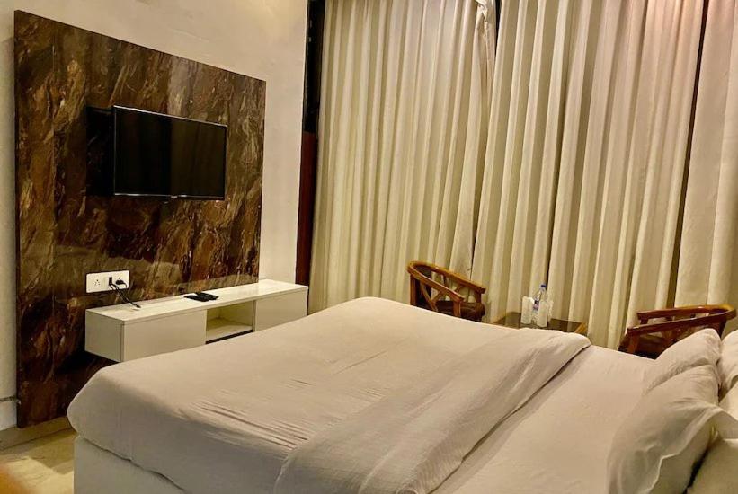 Hotel Hollywood Zirakpur Exteriér fotografie