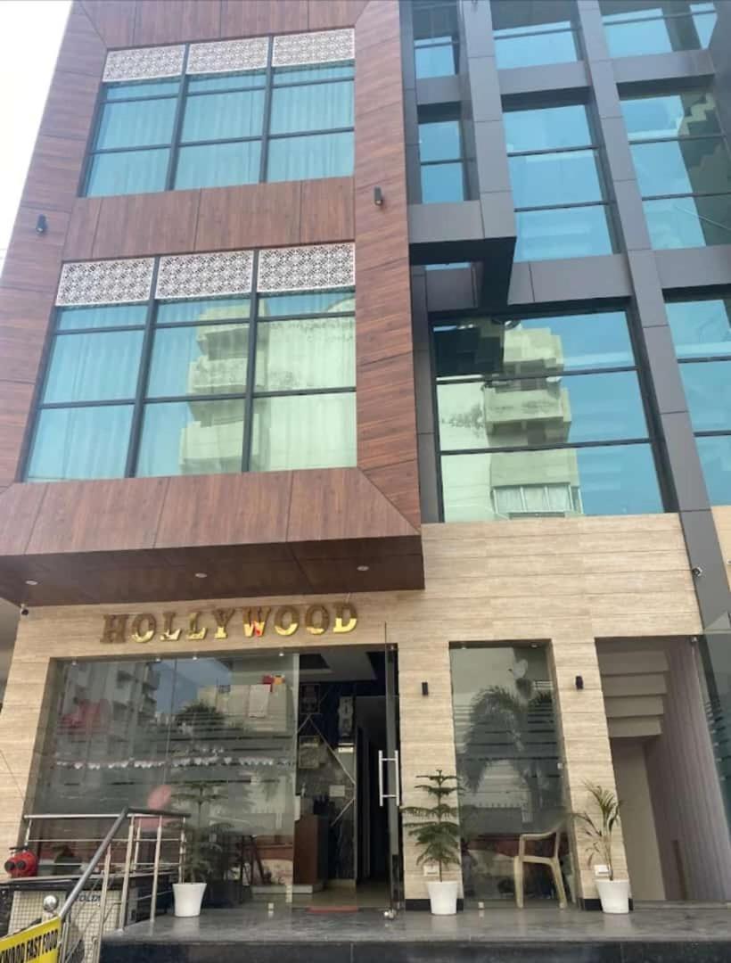 Hotel Hollywood Zirakpur Exteriér fotografie